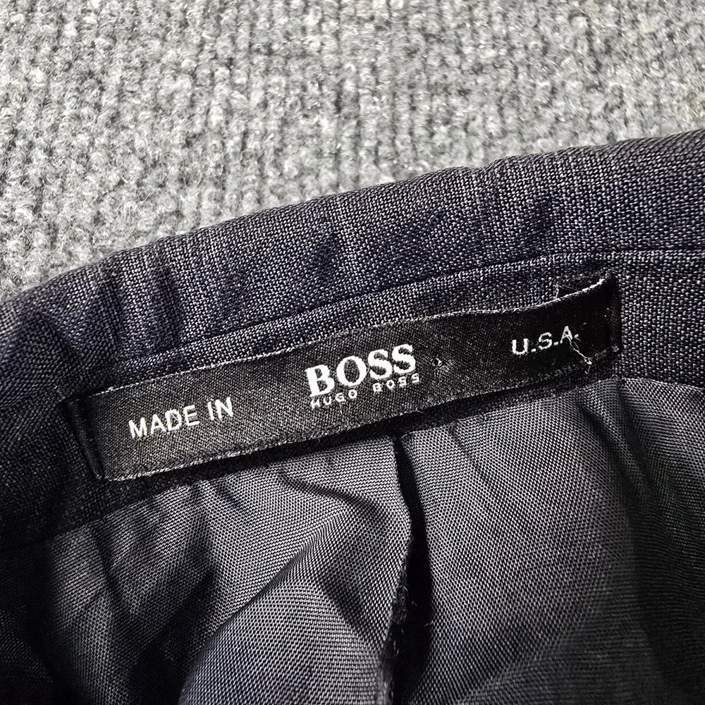 Hugo Boss Mens Navy Shadow Plaid 2 Button Suit Jacket Blazer 44L Union USA Made